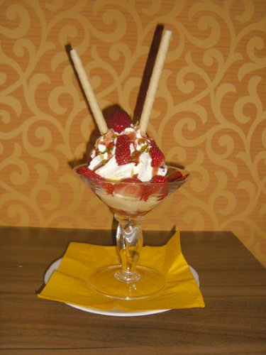 Erdbeerbecher